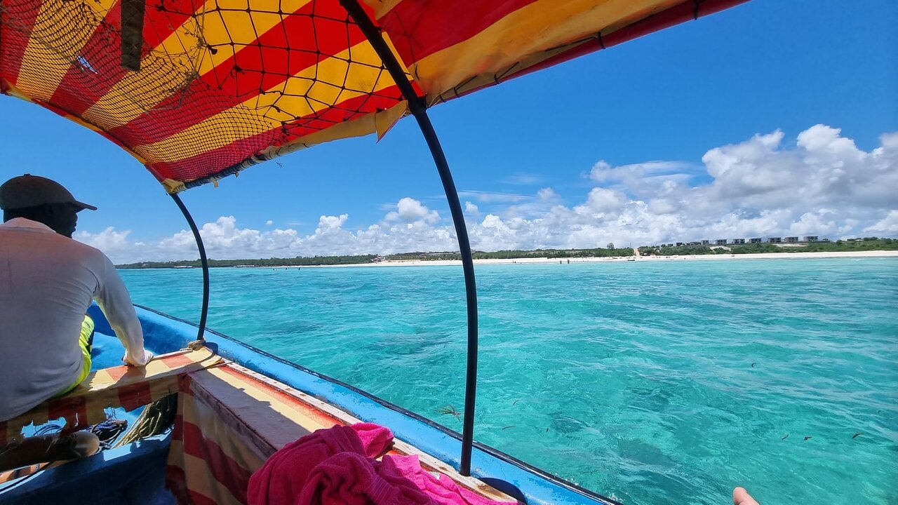 Zanzibar: Mnemba Atoll Marine Reserve Snorkeling Tour with Hotel Pickup
