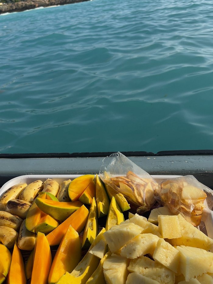 Zanzibar: Mnemba Atoll Snorkeling Tour with Dolphins and Sea Turtles
