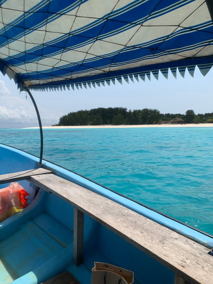 Zanzibar: Mnemba Island Snorkeling Trip and Seafood Lunch