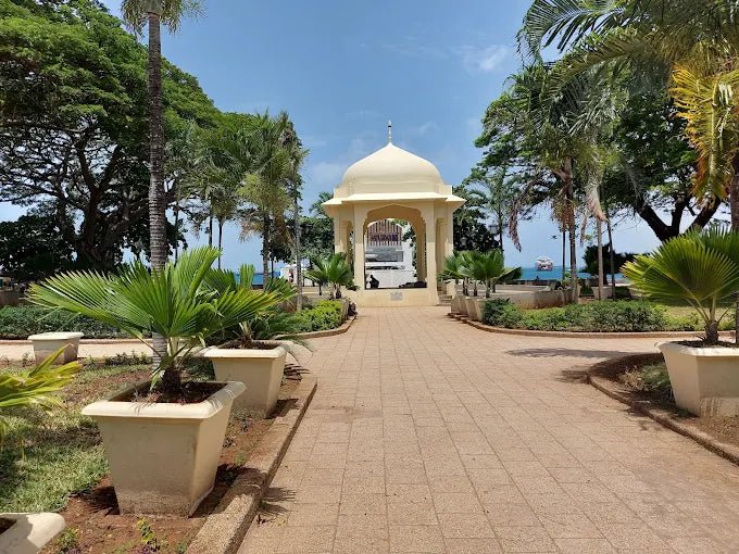 Zanzibar: Private Guided Spice Farm and Stone Town Walking Tour