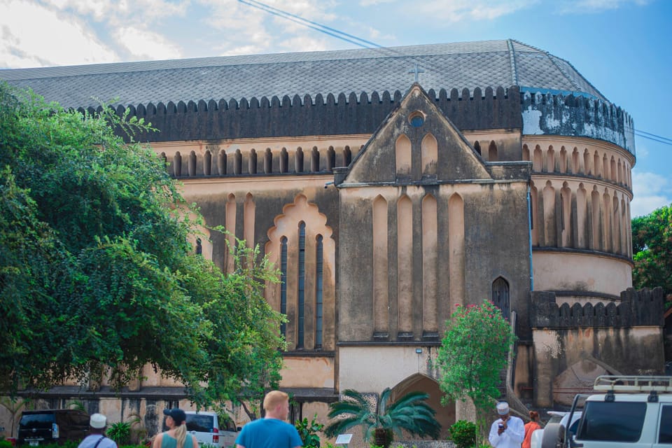 Zanzibar: Spice Farm, Stone Town, and Prison Island Tour with Lunch