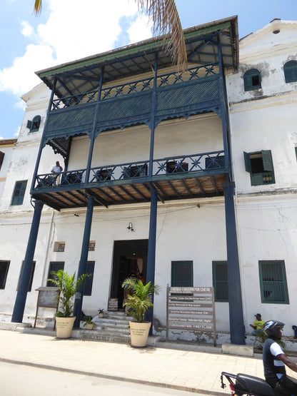 Zanzibar: Stone Town and Prison Island Guided Tour with Hotel Pickup