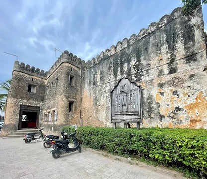 Zanzibar: Stone Town, Prison Island, and Nakupenda Sandbank Tour with Lunch