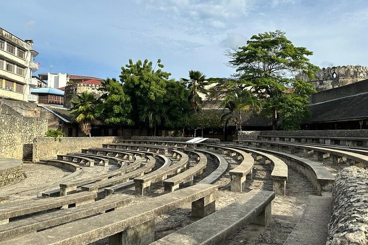 Zanzibar: Stone Town Private Tour to Iconic Sites and Markets