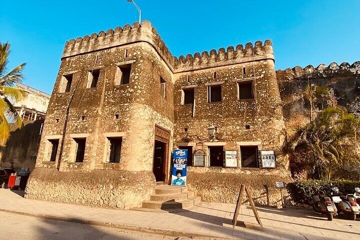 Zanzibar: Stone Town Private Tour to Iconic Sites and Markets