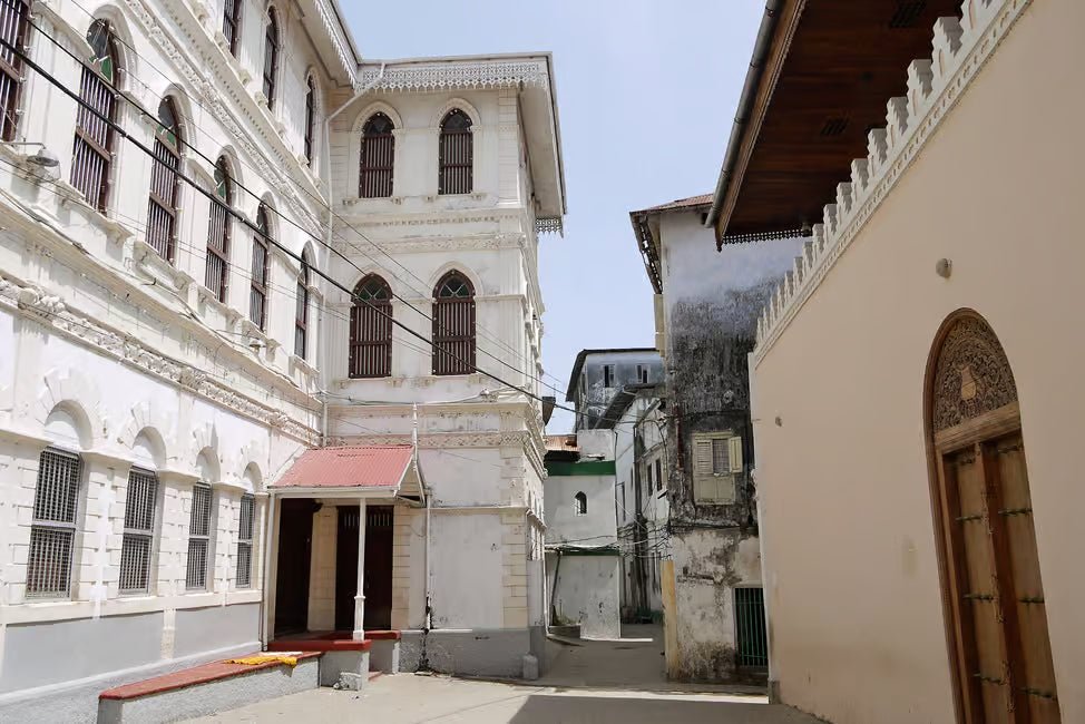 Zanzibar: Stone Town Walking Tour with Guide and Hotel Pickup
