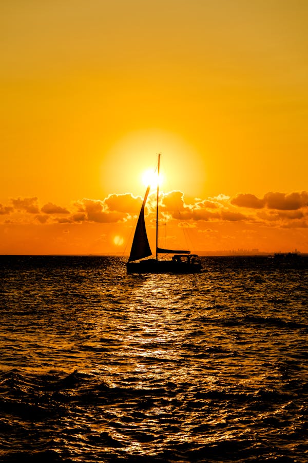 Zanzibar: Traditional Sunset Dhow Cruise from Nungwi or Kendwa