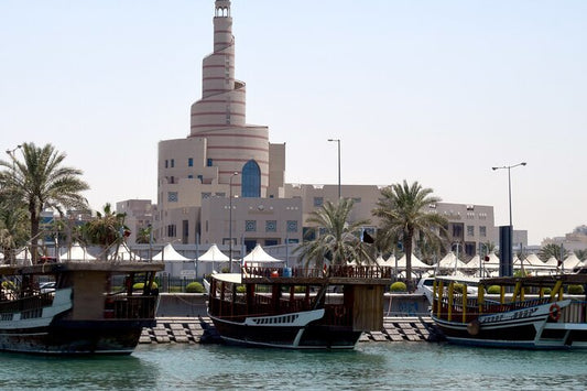 Doha: Transit City Tour to Souq Waqif, Katara and Pearl-Qatar