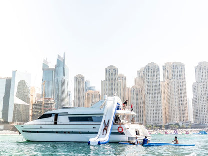 Dubai: Yat Gezisi ve Kaydırağı, Yüzmek ve Şnorkel ve Barbekü Öğle Yemeği