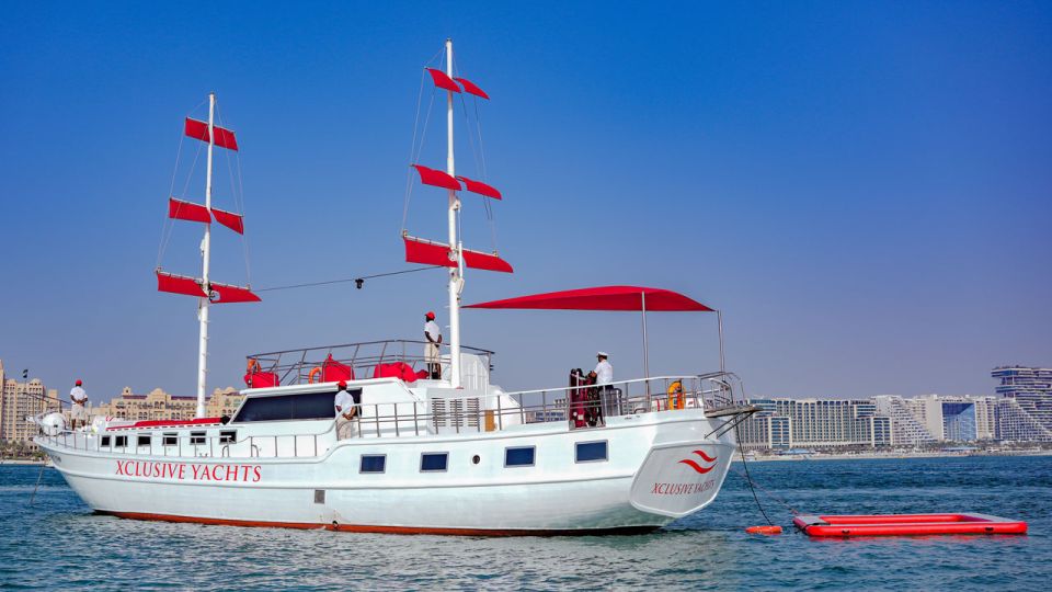 Dubai Marina: rejs żeglarski z grillem i pływaniem