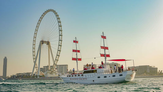 Marina de Dubai: passeio de barco com churrasco e natação