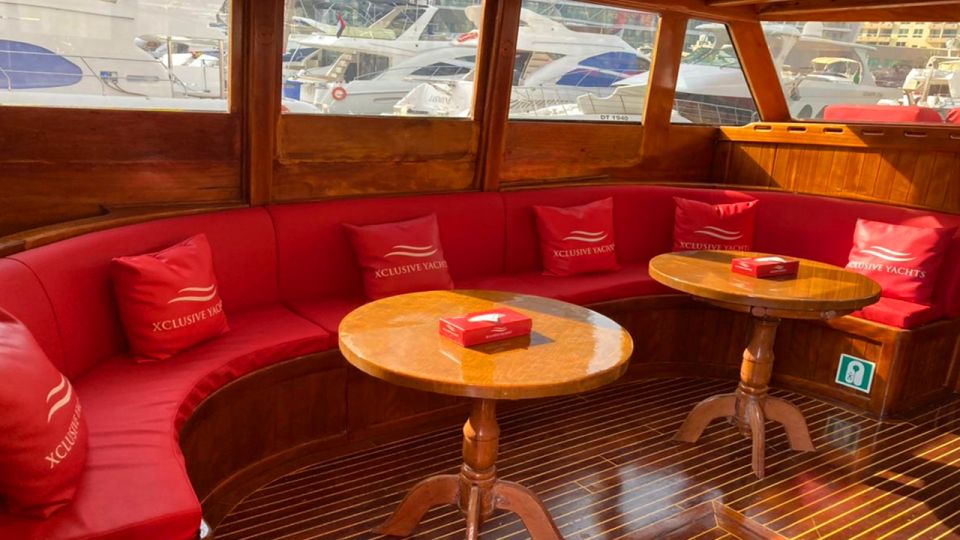 Dubai Marina: rejs żeglarski z grillem i pływaniem
