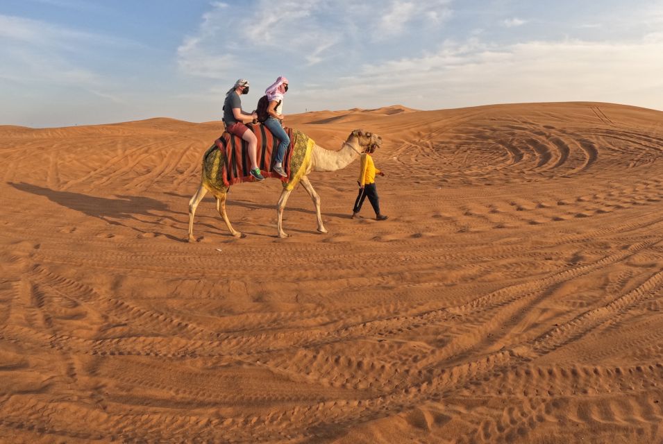 Dubai: safári 4x4 no deserto, passeio de camelo, quadriciclo e sandboard