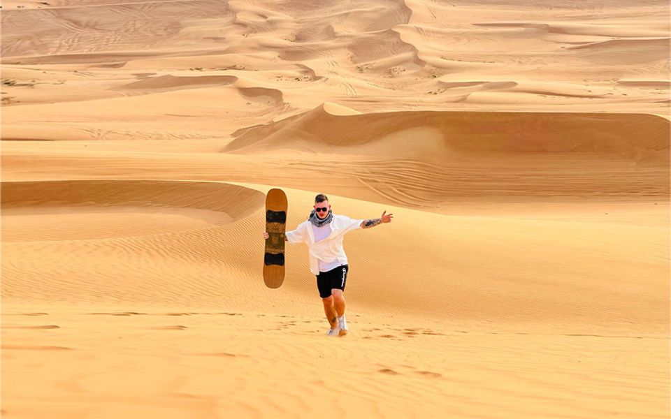 Dubai: safári 4x4 no deserto, passeio de camelo, quadriciclo e sandboard