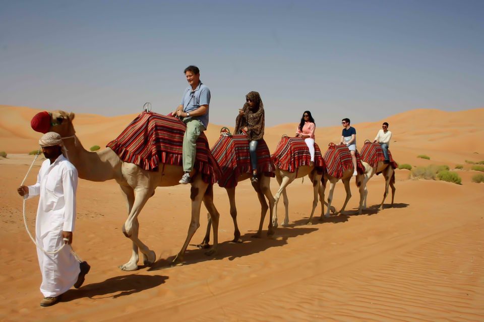 Dubai: safári 4x4 no deserto, passeio de camelo, quadriciclo e sandboard