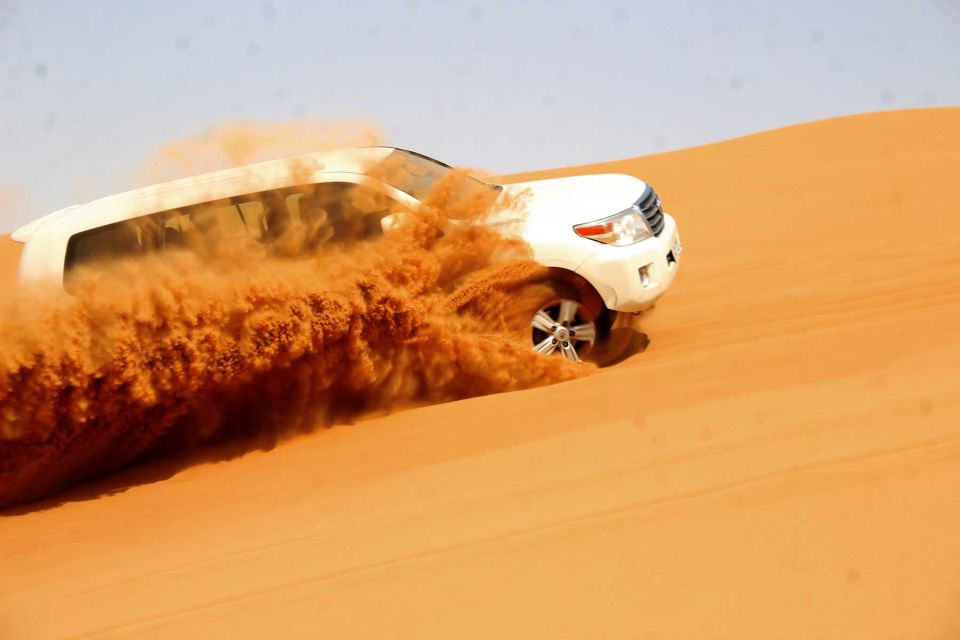 Dubai: safári 4x4 no deserto, passeio de camelo, quadriciclo e sandboard