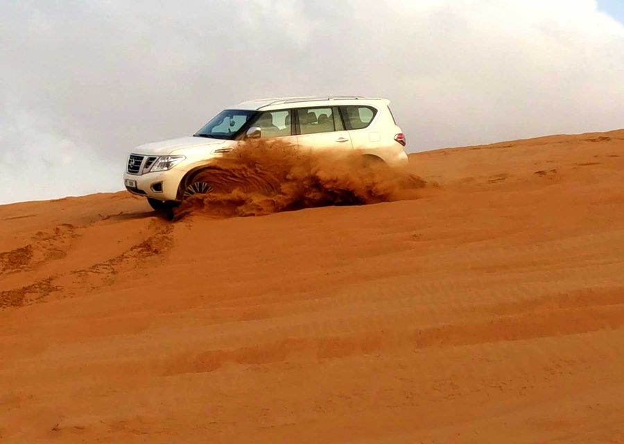 Dubai: safári 4x4 no deserto, passeio de camelo, quadriciclo e sandboard