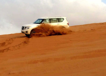 Dubai: safári 4x4 no deserto, passeio de camelo, quadriciclo e sandboard