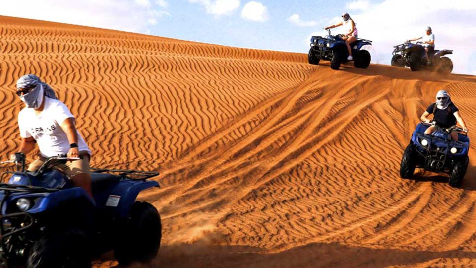 Dubai: safári 4x4 no deserto, passeio de camelo, quadriciclo e sandboard
