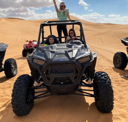 Dubai: Red Dune Desert, duinbuggyrit en barbecuebuffetdiner