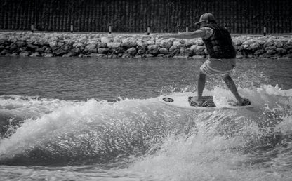 Doha: Wakesurfing & Wakeboarding along the Doha Skyline