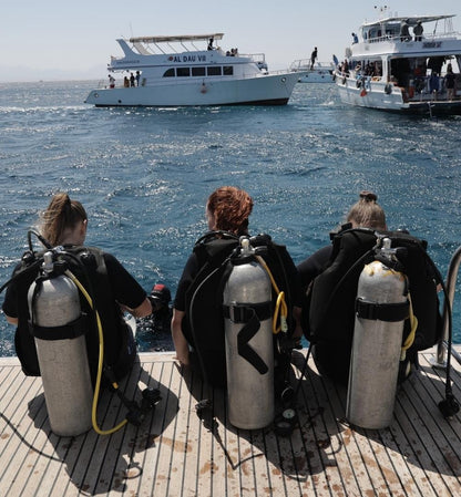 Hurghada: Snorkling 6 i 1 yachttur med buffélunsj