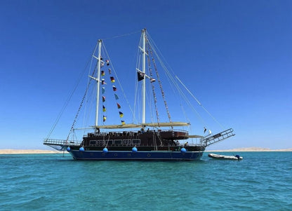 Hurghada: Snorkeling żaglówką piratów z wizytą w Orange Bay i lunchem