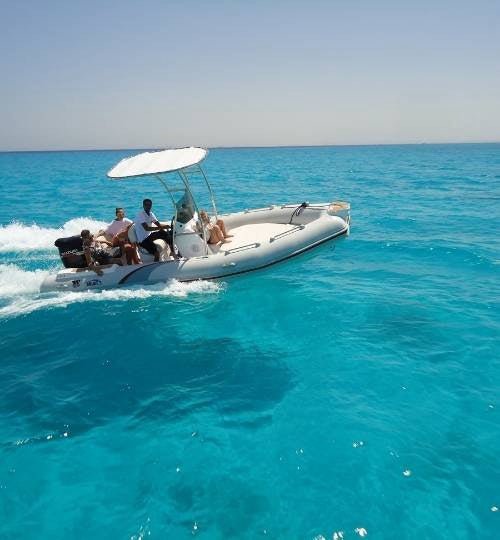 Hurghada: Wycieczka łodzią motorową na wyspę Orange Bay