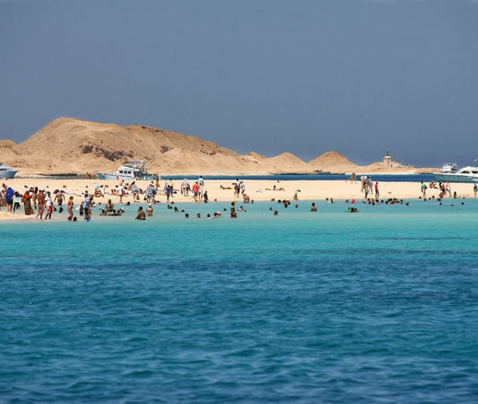 Hurghada: wycieczka na rajską wyspę z snorkelingiem, nurkowaniem i lunchem