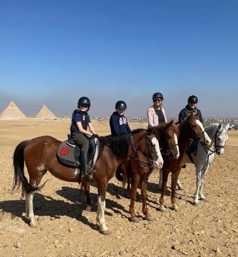 Cairo: Experimentați călărie de către Piramidele din Giza
