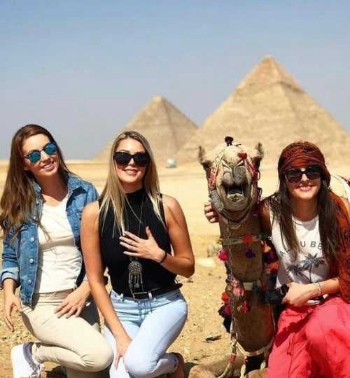 Ancient Giza Pyramids, Sphinx and Papyrus Museum Private Guided VIP Tour