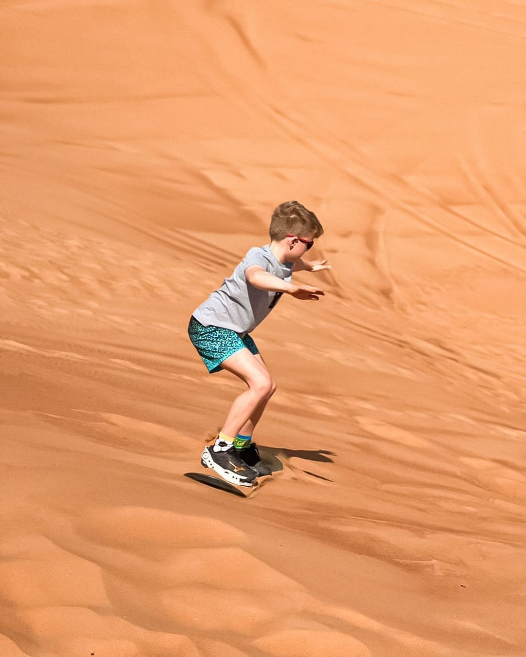 Dubai: safári 4x4 no deserto, passeio de camelo, quadriciclo e sandboard