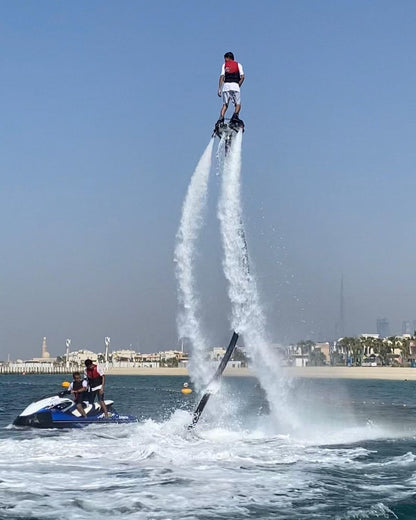 Dubaï : expérience combinée jet ski et flyboard à Dubaï