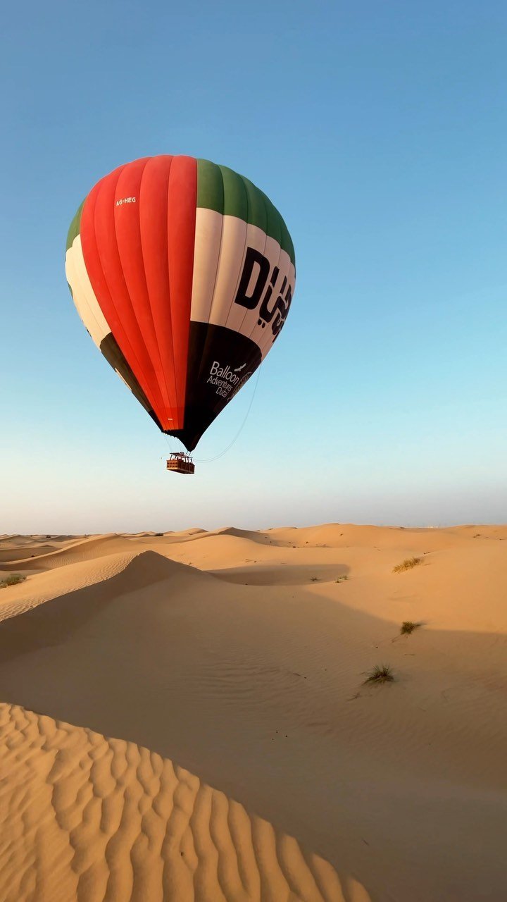 Dubai: Ultimate Private Hot Air Balloon Experience