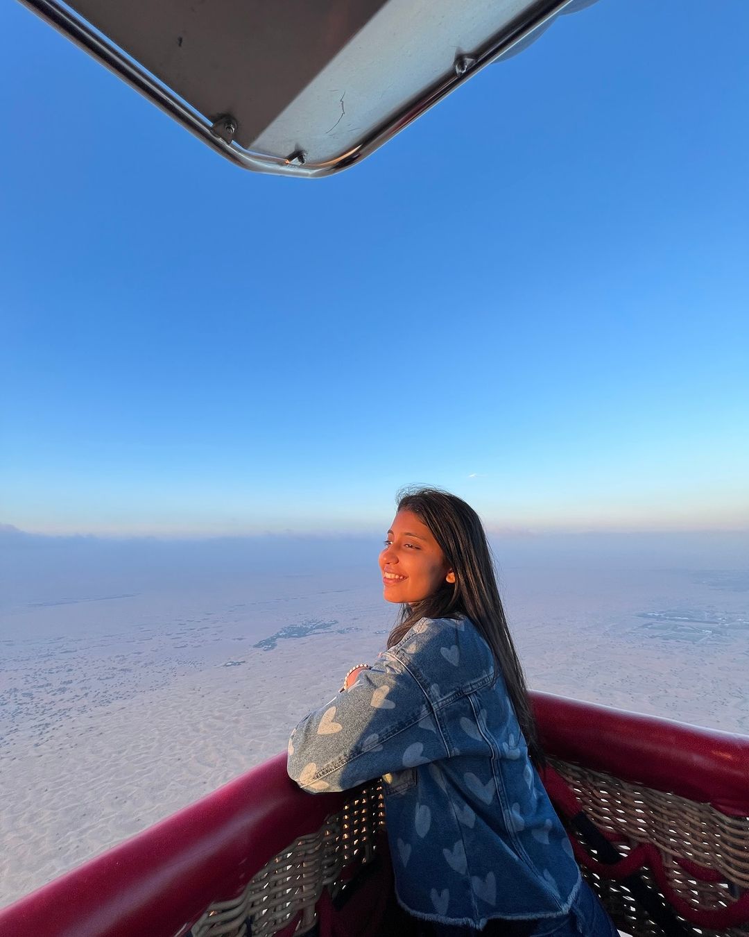 Dubai: Ultimate Private Hot Air Balloon Experience