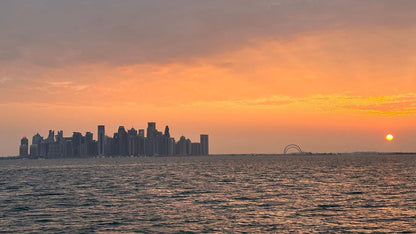 Doha: Rejs łodzią o zachodzie słońca i nocą wzdłuż Corniche w Doha