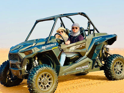 Dubaj: pustynia Red Dune, przejażdżka buggy po wydmach i kolacja w formie bufetu z grillem