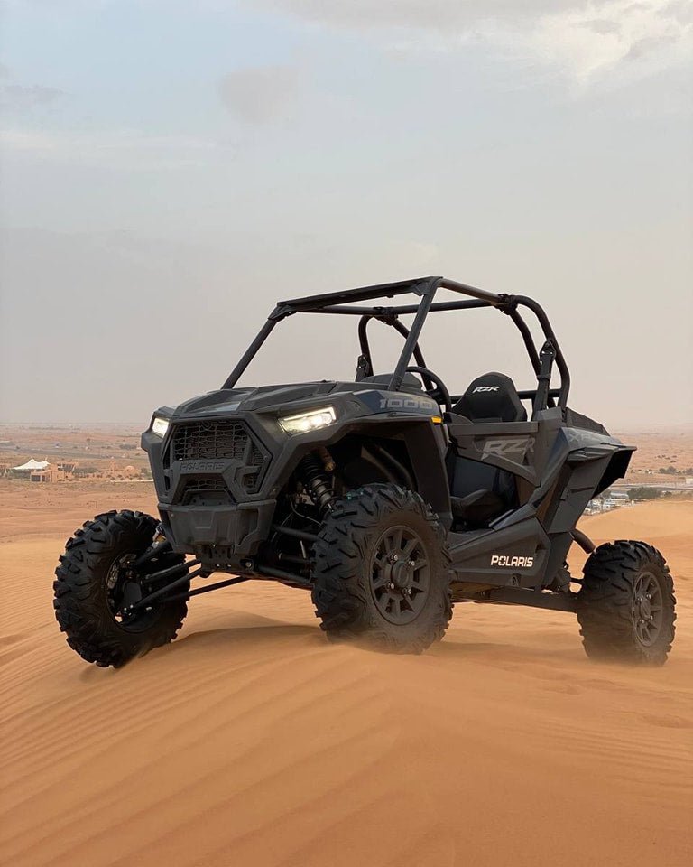 Dubaj: pustynia Red Dune, przejażdżka buggy po wydmach i kolacja w formie bufetu z grillem