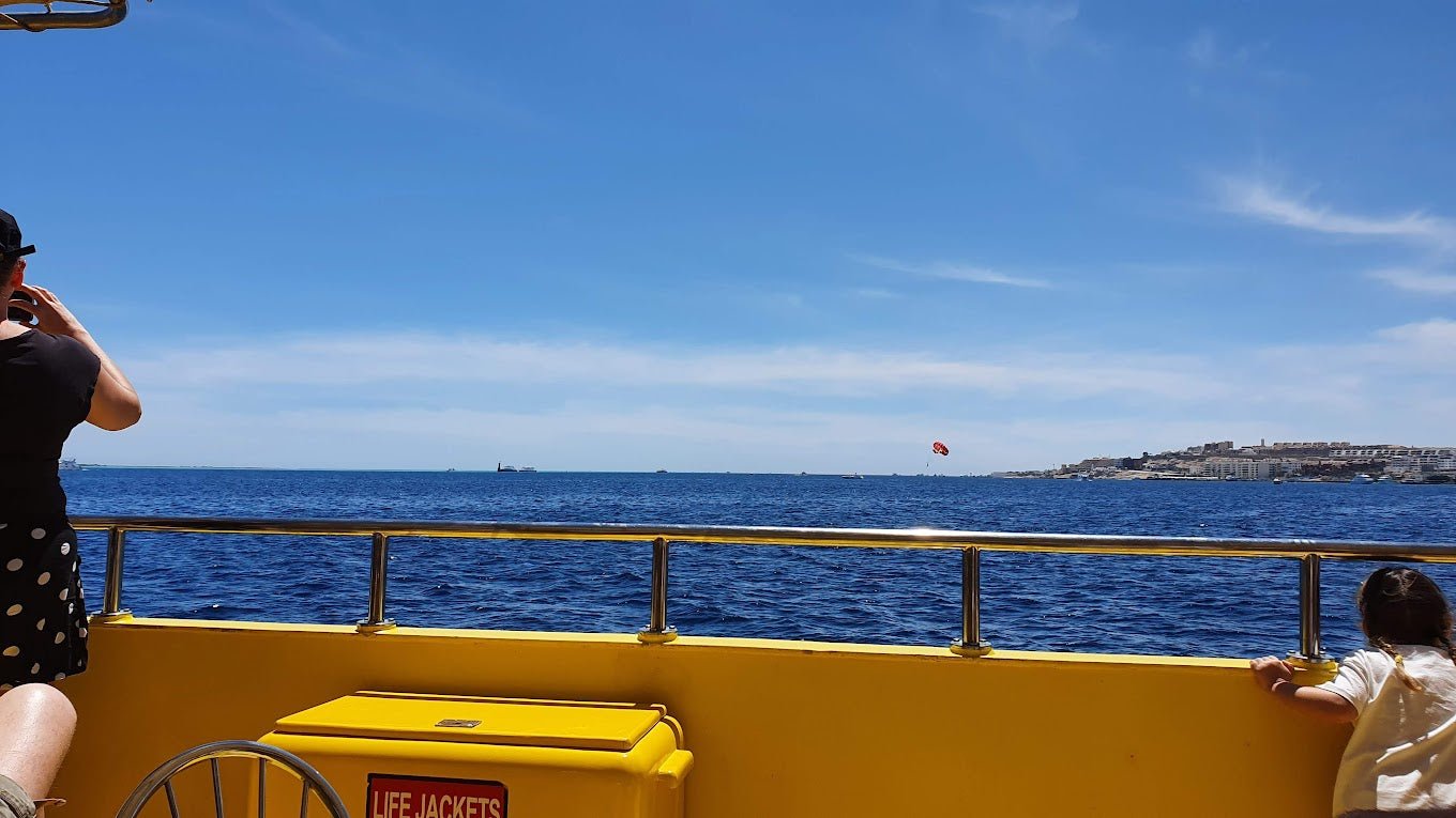 Hurghada: U-Boot-Kreuzfahrt mit dem Royal Seascope Glass Boat und Schnorcheln