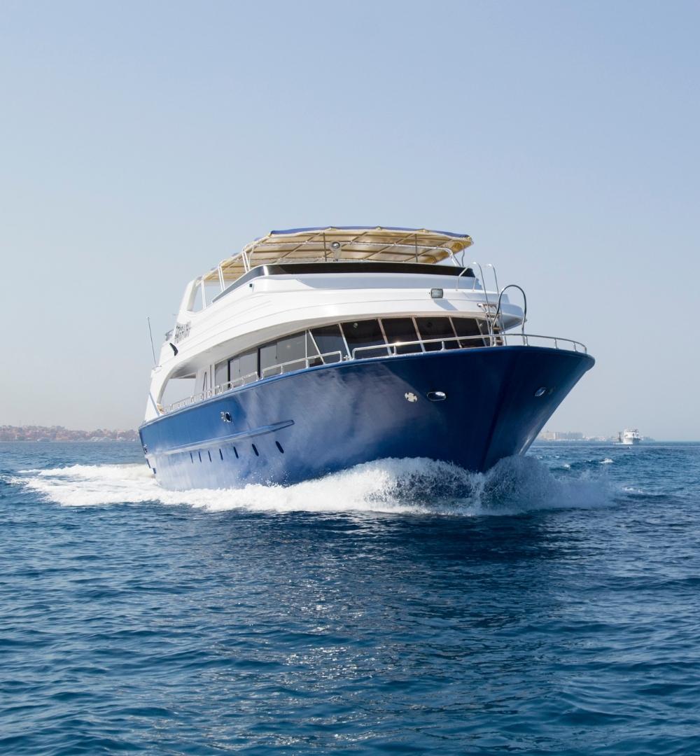 Hurghada: Snorkling 6 i 1 yachttur med buffélunsj