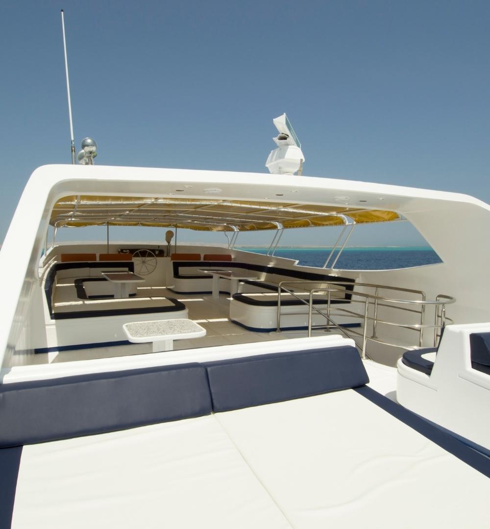 Hurghada: Snorkling 6 i 1 yachttur med buffélunsj
