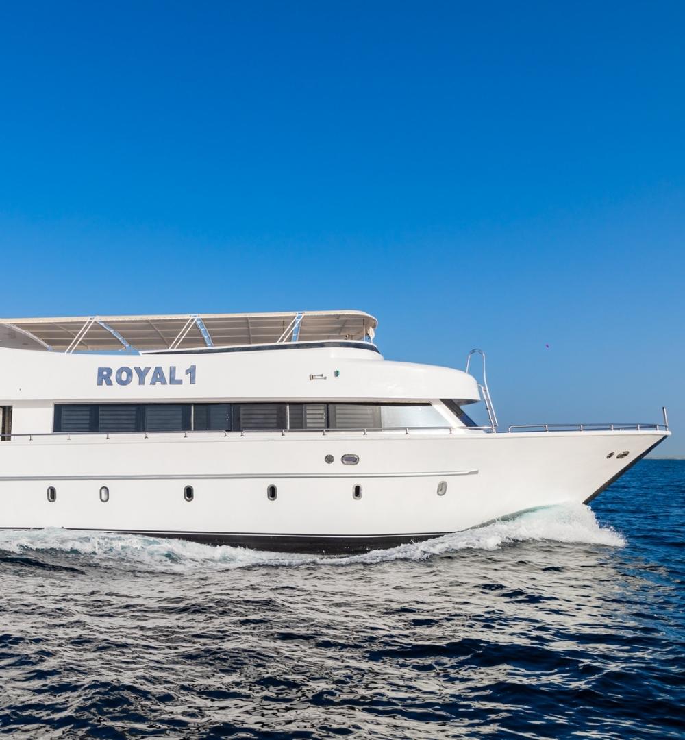 Hurghada: Snorkling 6 i 1 yachttur med buffélunsj