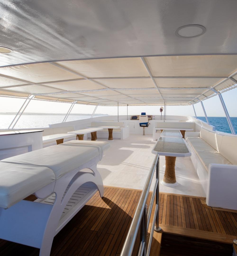 Hurghada: Snorkling 6 i 1 yachttur med buffélunsj