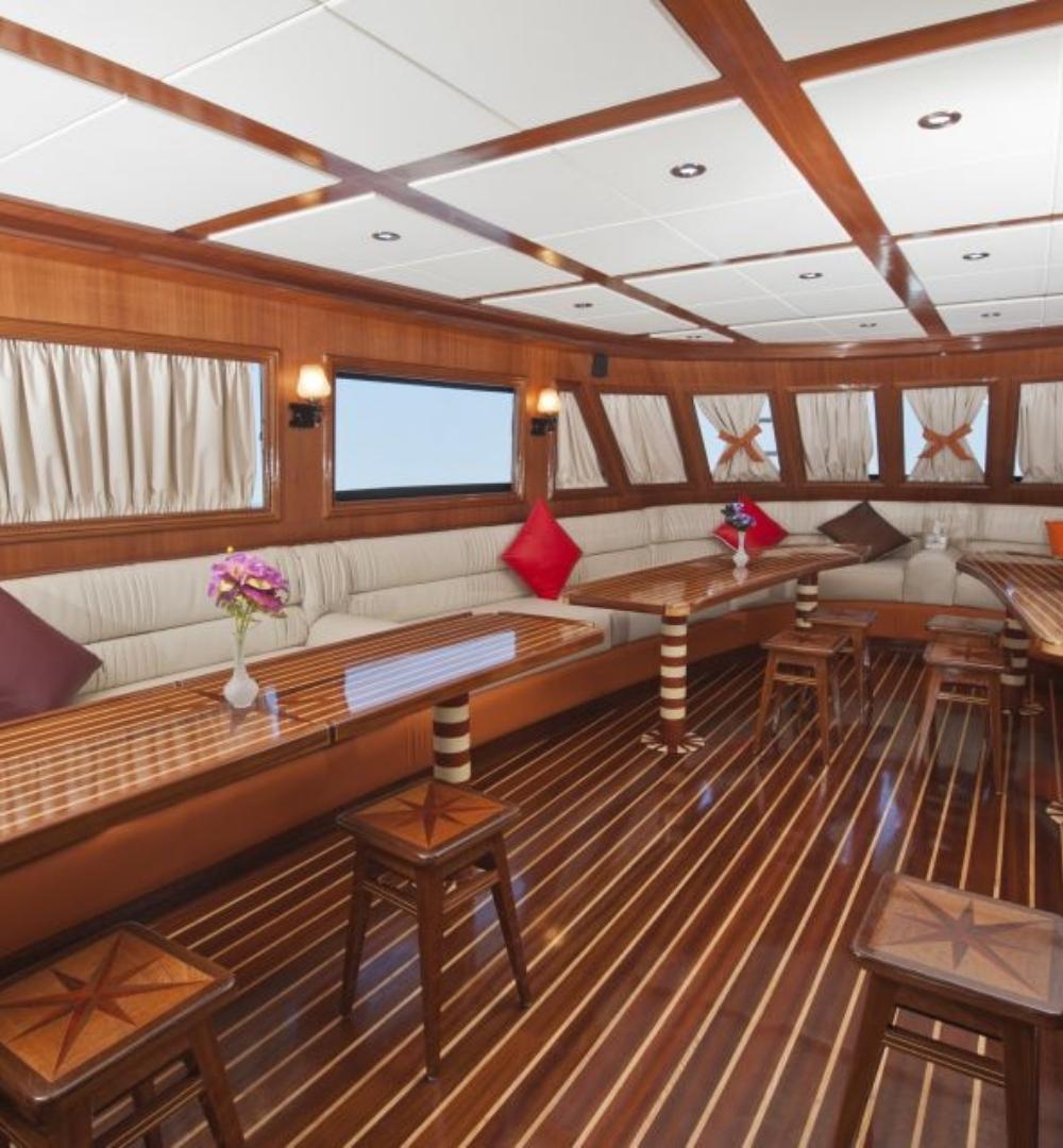 Hurghada: Luxus-VIP-Yachtausflug zur Orange Bay mit Mittagessen