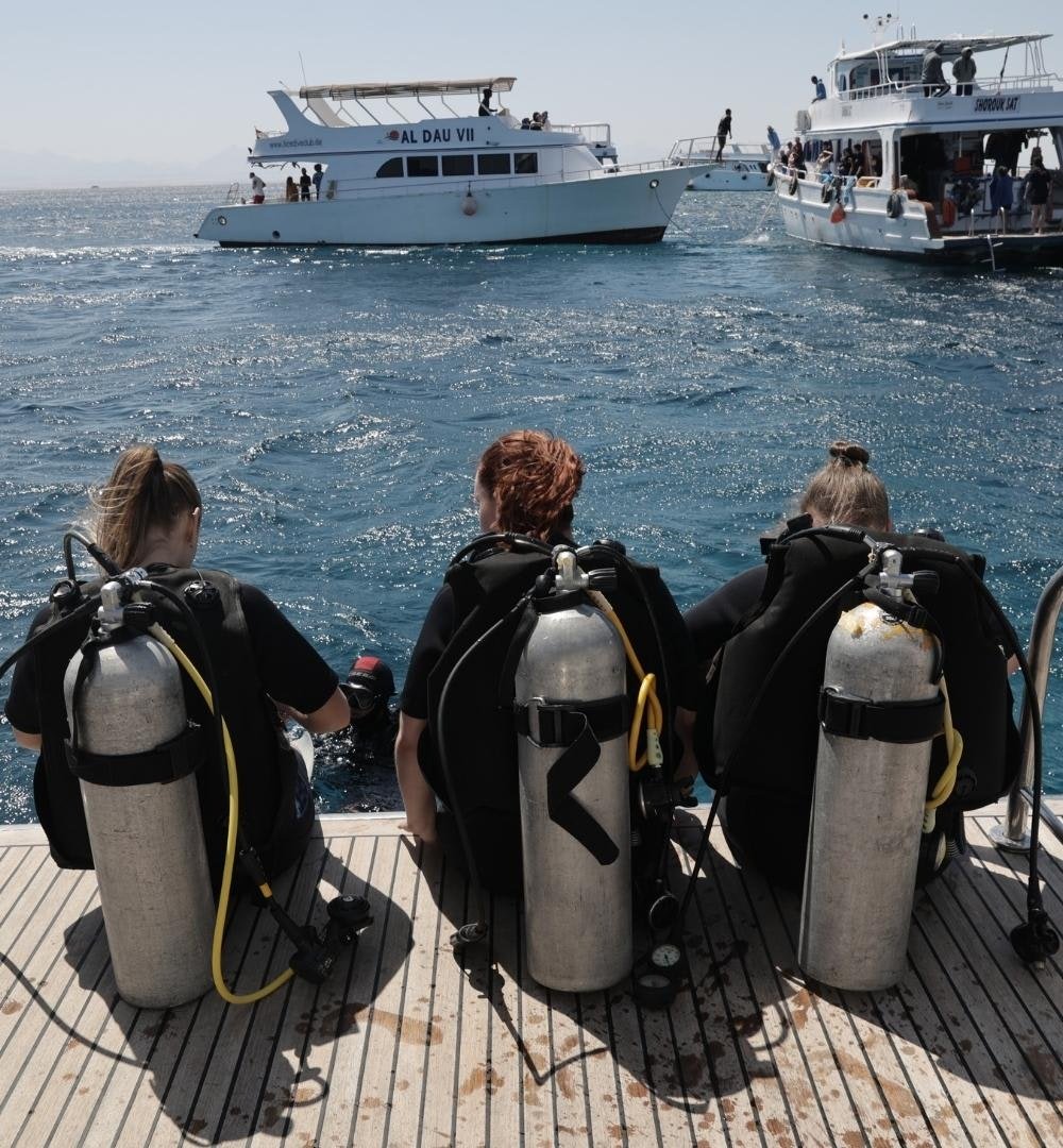 From El Gouna: Snorkeling 6 in 1 Yacht Trip in Hurghada with Buffet Lunch
