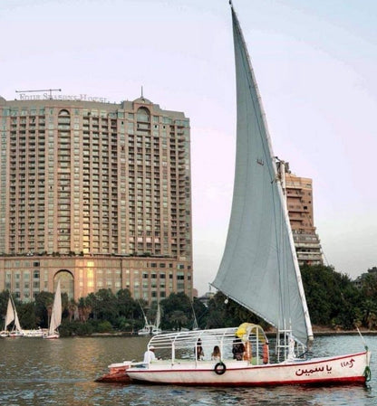 Cairo: Excursão às Pirâmides de Gizé e Esfinge com Passeio de Veleiro Felucca no Rio Nilo