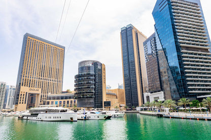 Dubai: Excursão costeira de iate de luxo no Burj com almoço com churrasco ao vivo