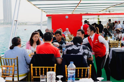 Dubai: cruzeiro noturno pela marina com jantar