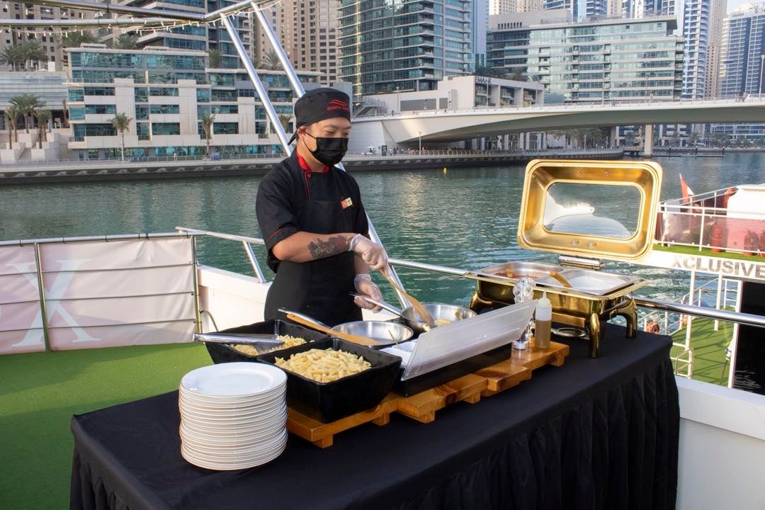 Dubai: cruzeiro noturno pela marina com jantar