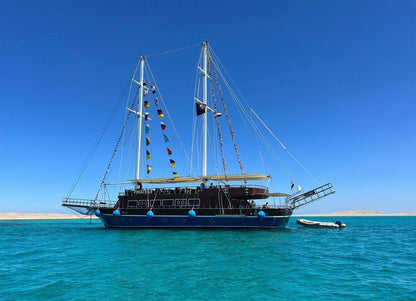 Sharm El Sheikh: Piraten-Segelboot mit Mittagsbuffet